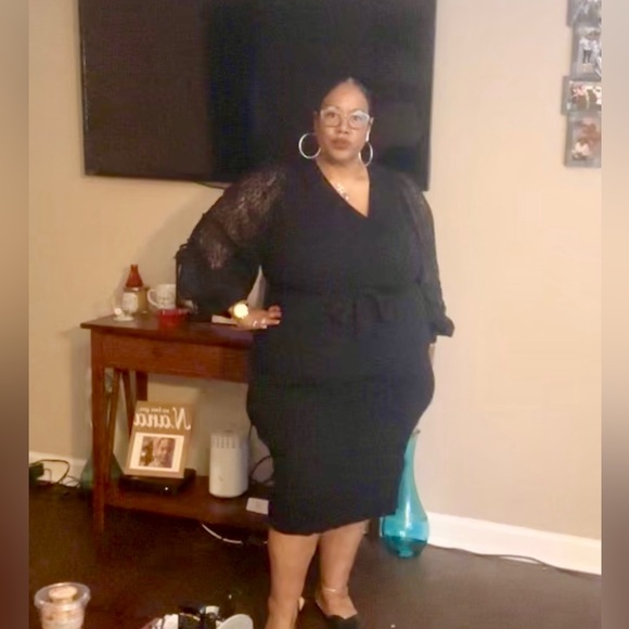 Meet Your Posher - Picture 4 of 4